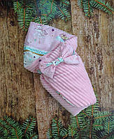 Плюшевый конверт одеяло с принтом на выписку розовый