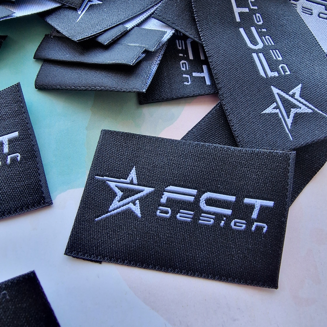 Заказать жаккардовые бирки, тканные бирки, текстильные бирки, бирки ...