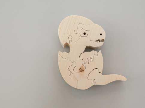 Пазл фігурний дитячий "Динозаврик малюк Велоцираптор" 8х6 см з натурального дерева / Пазл фігурний дитячий "Динозаврик малюк, фото 1