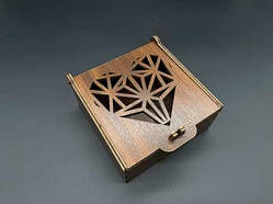 Скринька-купюрниця з фанери. Колір "яблуня". 11х11х5см / Скринька-купюрниця з фанери. Колір "яблуня". 11х11х5см