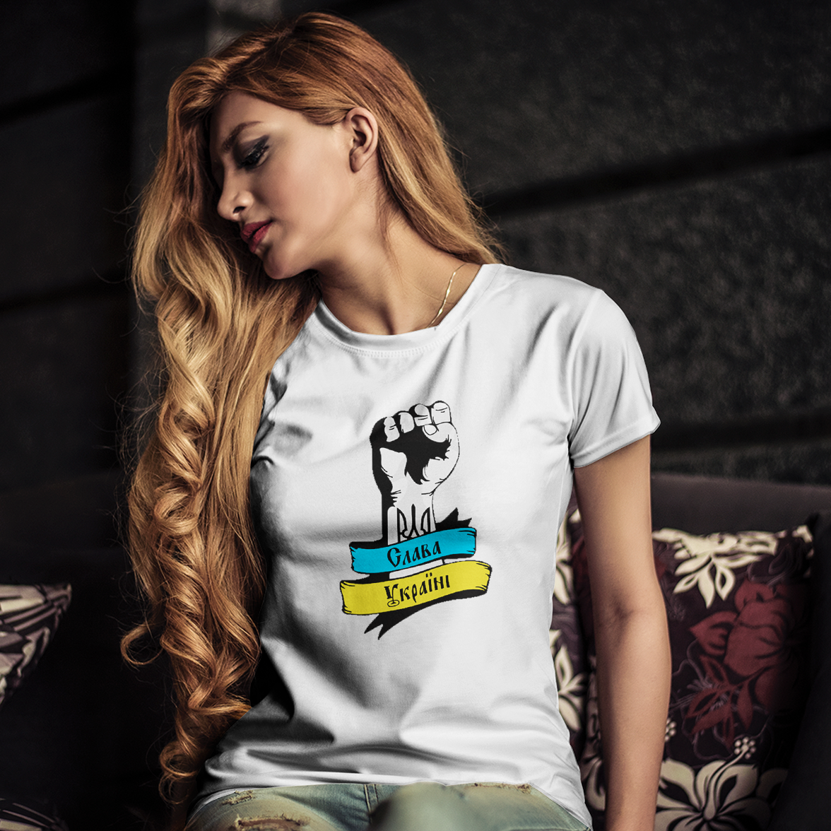 Патріотична жіноча футболка Слава Україні, біла