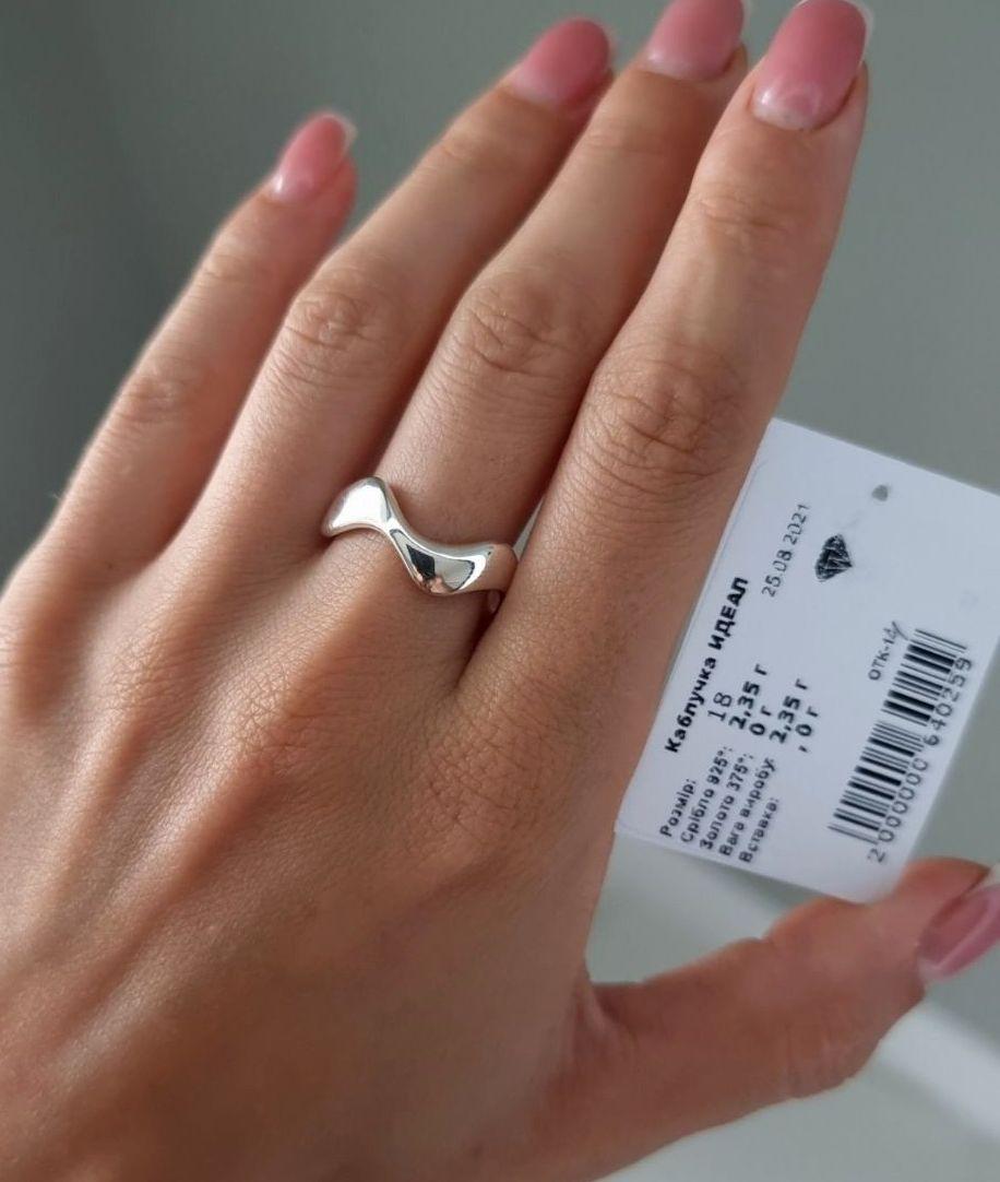 Каблучка хвилястої форми зі срібла Ідеал, фото 1