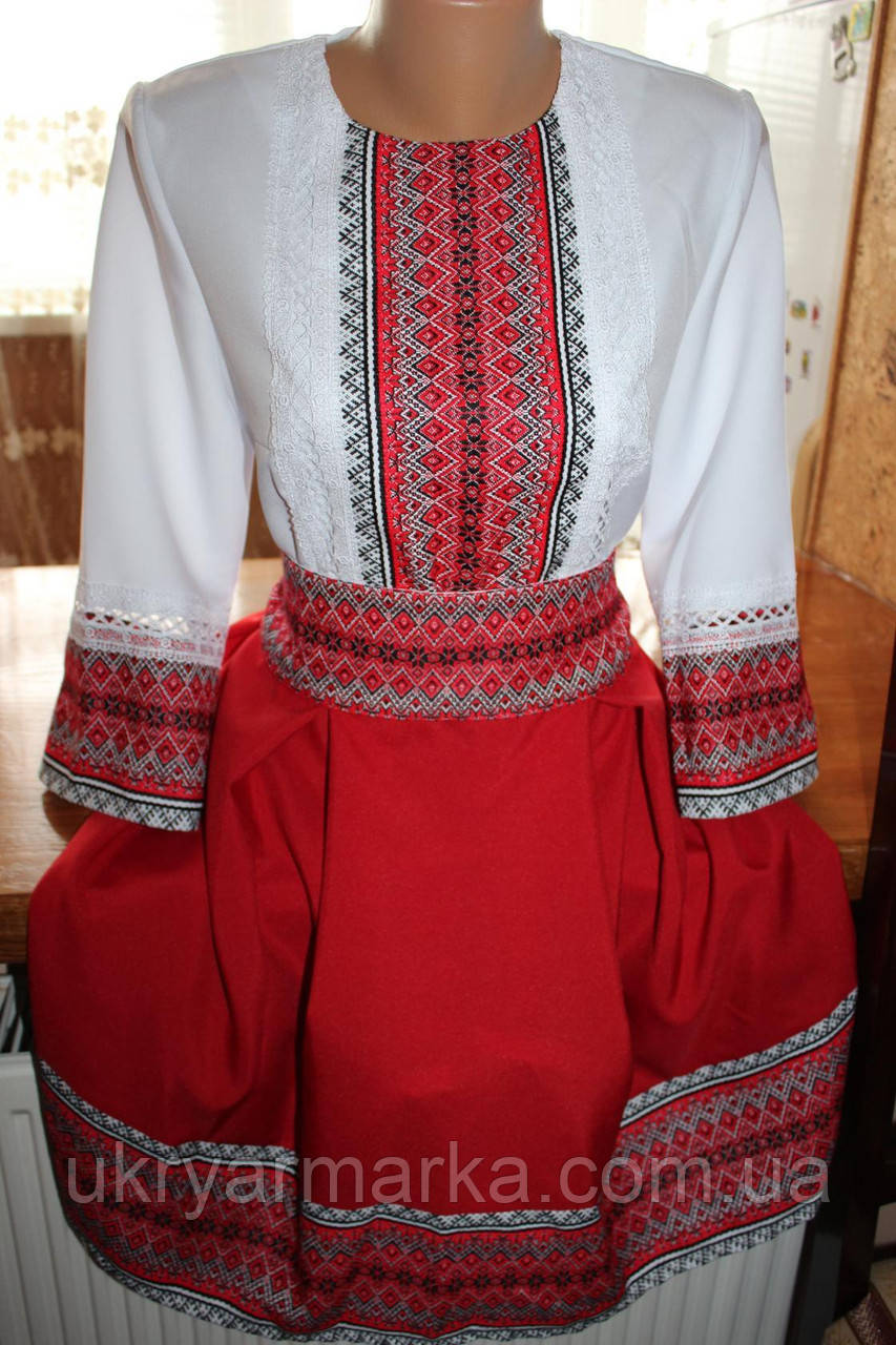 Вишитий жіночий костюм "Олена" червоне