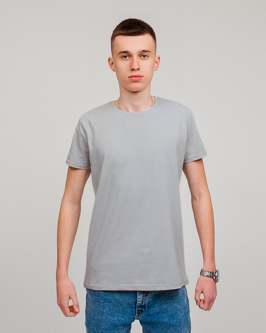 Чоловіча однотонна футболка, сірого кольору - фото 1 - id-p1632147281