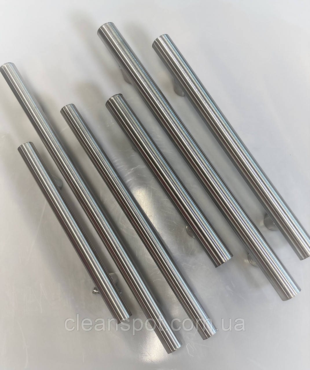 Ручка-скоба прямая прочная из нержавеющей стали для всех видов дверей длиной 30см Ø32мм - фото 3 - id-p1632274807