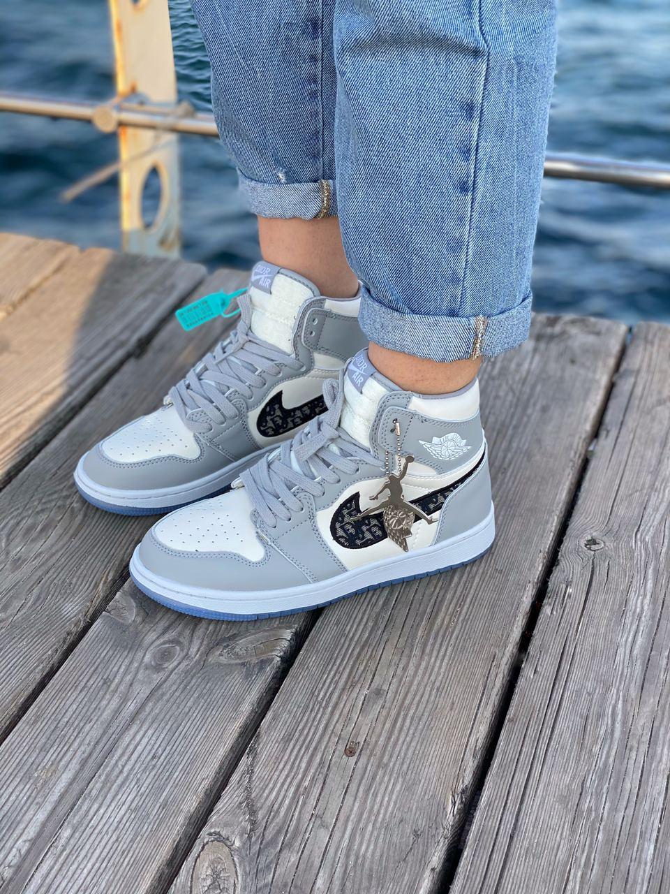 Кросівки чоловічі сірі Nike Air Jordan Retro 1 x Dior (03002)