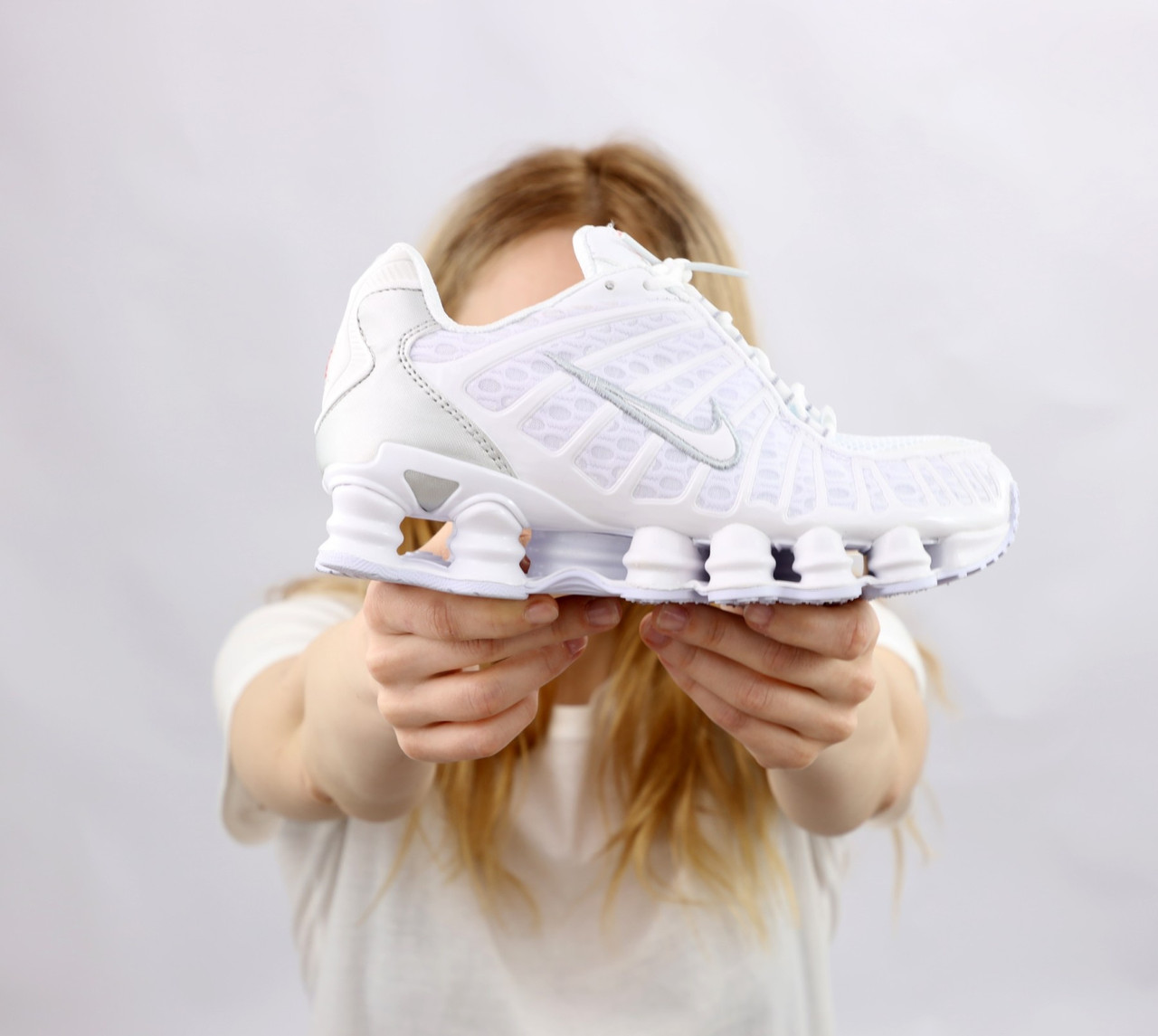 Жіночі білі Кросівки Nike Shox