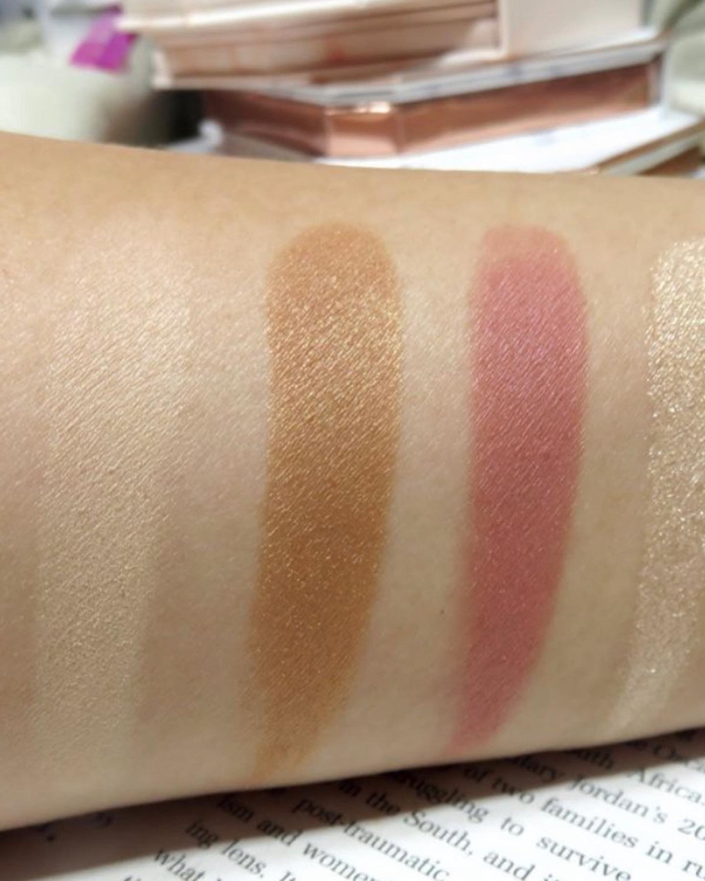 Лімітована палетка рум'яна Hourglass Ambient Lighting Blush Quad