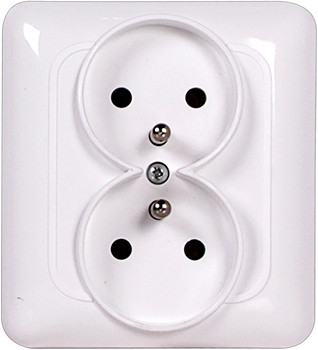 Розетка з з/к подвійна, 220В з центр заземл контактом, фото 1