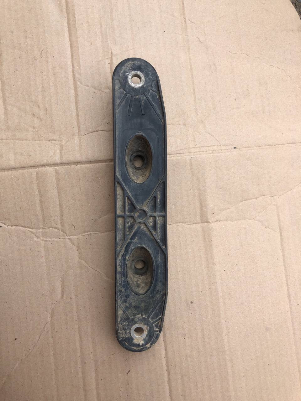 1K0253144BC 1K0 253 144 BC Кронштейн глушителя VW Passat B6 запчасти б ...