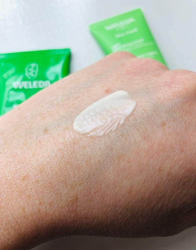 Крем для рук Weleda Skin Food Light 75 мл Крем для рук Weleda Skin Food Light 75 мл