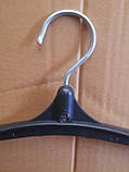 Плечики вішалки (тремпеля) чорні широкі з залізним поворотним гачком, фото 4