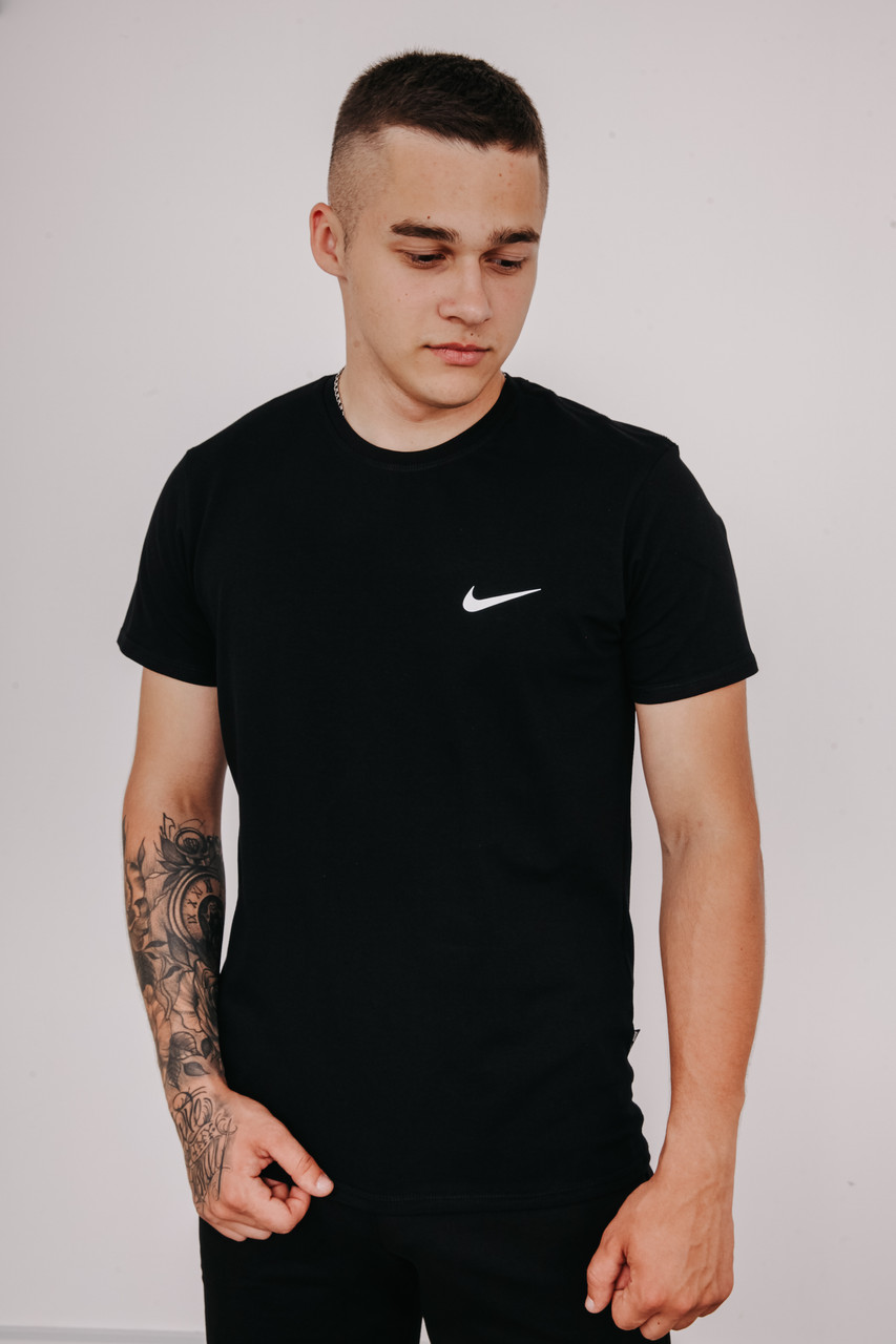 Чоловіча футболка Nike чорний