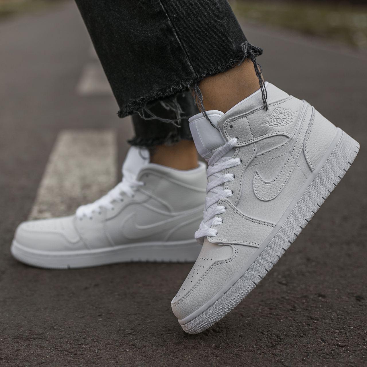 Кросівки чоловічі білі Nike Air Jordan Retro 1 (04673)