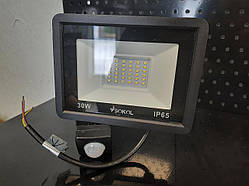 Прожектор LED-SLТ-30W Sokol з датчиком руху