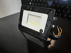 Прожектор LED-SLТ-20W Sokol з датчиком руху