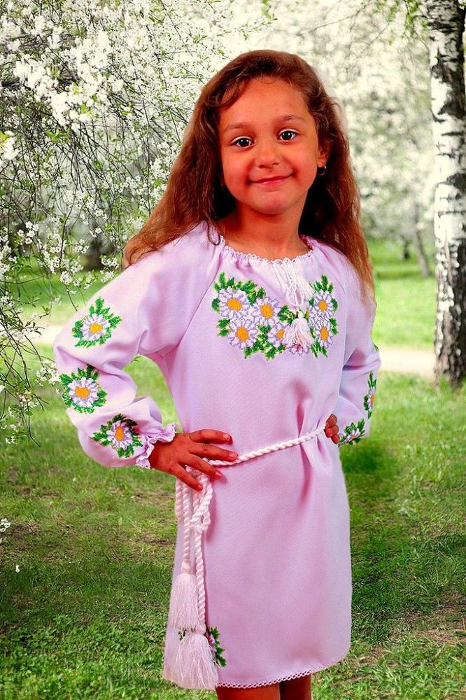 Детское вышитое платье для девочки Ромашки,нарядное,длинный рукав,габардин Рост104,110,116,122,128,134,140 - фото 1 - id-p1560562232