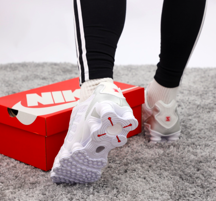 Кроссовки мужские Nike Shox белые, Найк Шокс текстильные, рефлектив ...