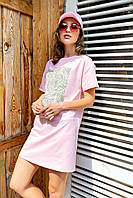 Платье футболка свободного кроя короткое светло-розовое с принтом