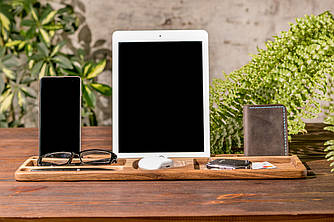 Дерев'яна настільна підставка для телефону/планшету/годинника з дерева «Настільний органайзер»