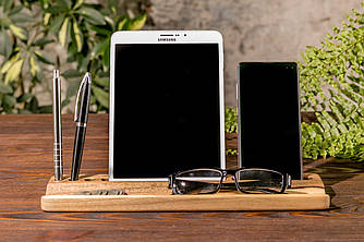 Дерев'яний органайзер для телефону і планшета «Компакт»