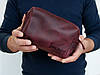 Шкіряна сумочка ручної роботи з гравіюванням для організації туалетного приладдя | DK-0018, фото 7