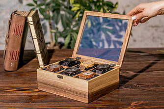 Скринька для годинника з дерева на 6 осередків зі скляною кришкою | Подарунок чоловікові шефу | Індивідуальне гравіювання
