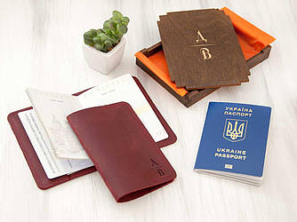 Обкладинка для паспорта з шкіри іменна