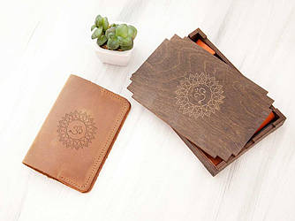 Обкладинка на паспорт жіноча з натуральної шкіри з символом Ом