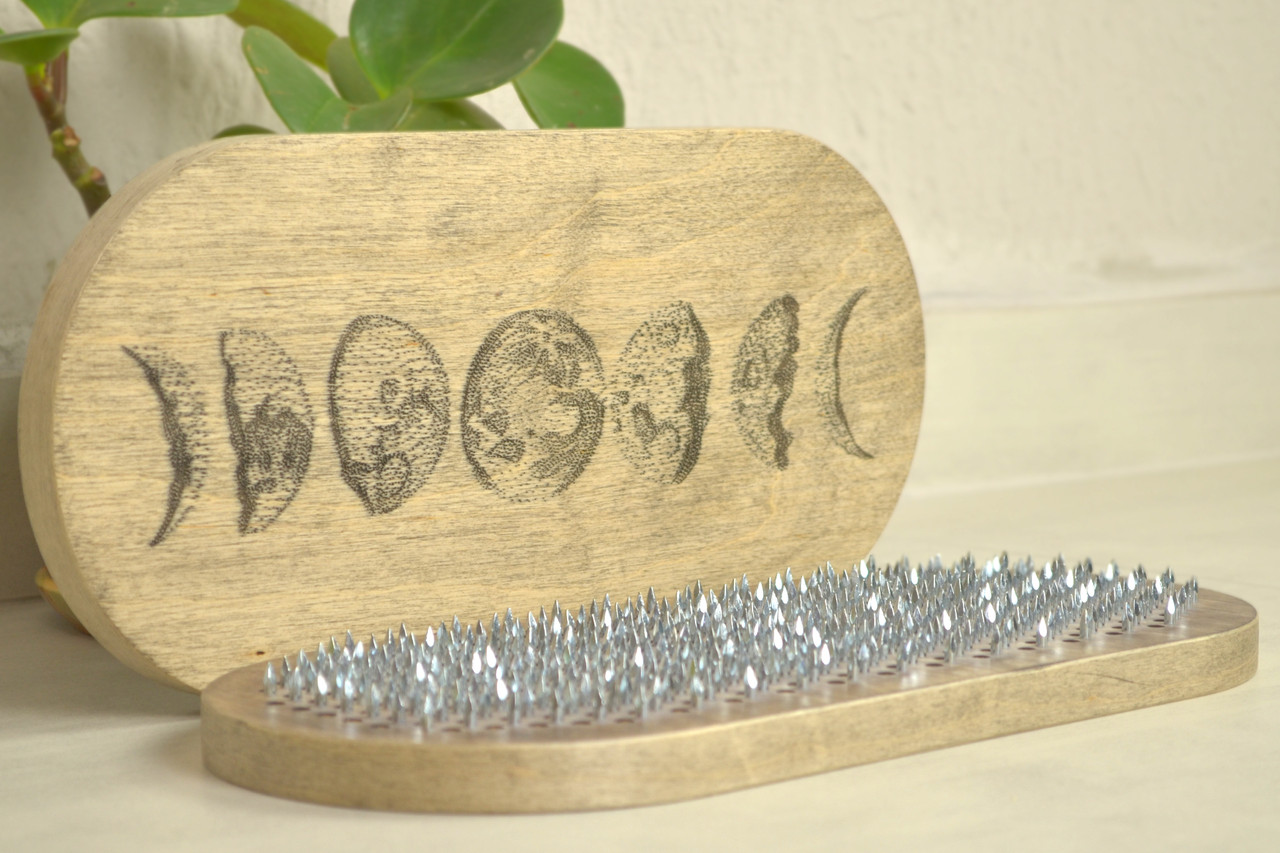 Дошки Садху у сірому кольорі з гравіюванням "Фази місяця" для новачків з кроком 10 мм, на подарунок йогу, фото 1