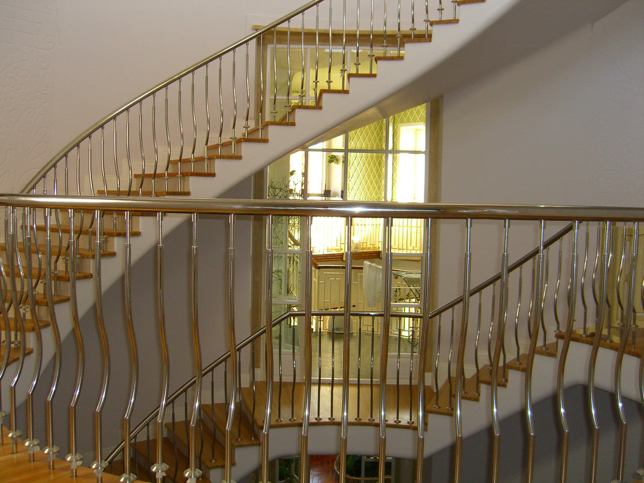 Виготовлення поручнів із неіржавкої сталі