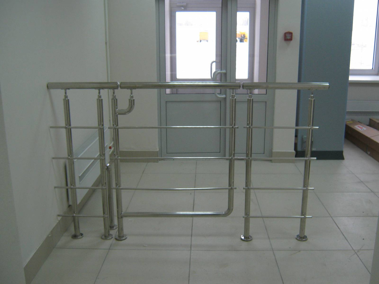 Виготовлення поручнів для сходів із неіржавкої сталі