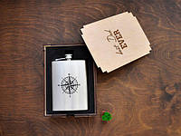 Подарочная фляга с рисунком «Компас» на заказ для алкоголя, виски, коньяка, из нержавейки 240 мл + Деревянная коробка