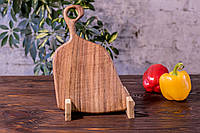 Разделочная деревянная кухонная ореховая доска «Веник» с гравировкой M, Индивидуальная гравировка