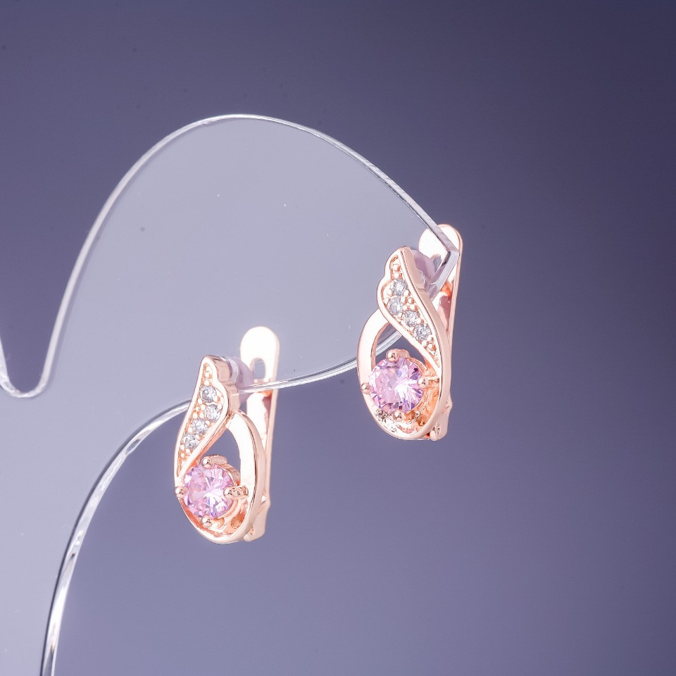 Сережки з рожевими кристалами 16х7мм золотистий метал купити дешево в інтернеті
