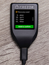 Апаратний гаманець Trezor Model T Black (ВІТРИННИЙ ВАРІАНТ) (Відкрита упаковка), фото 3