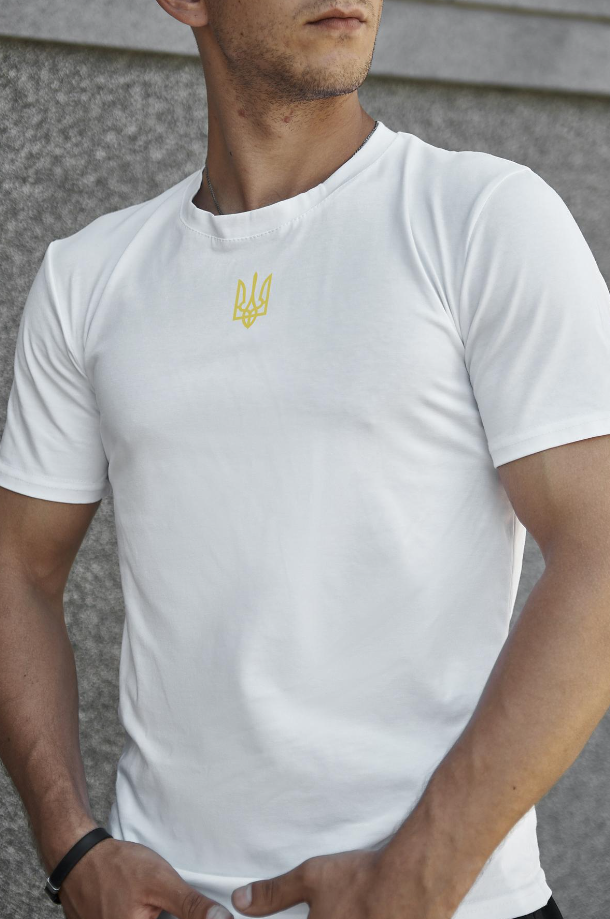 Футболка біла з українською символікою, Чоловіча патріотична повсякденна футболка з тризубом, фото 1