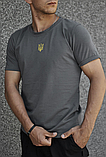 Сіра повсякденна футболка з тризубом, Чоловічі футболки для повсякденного носіння з гербом, фото 5