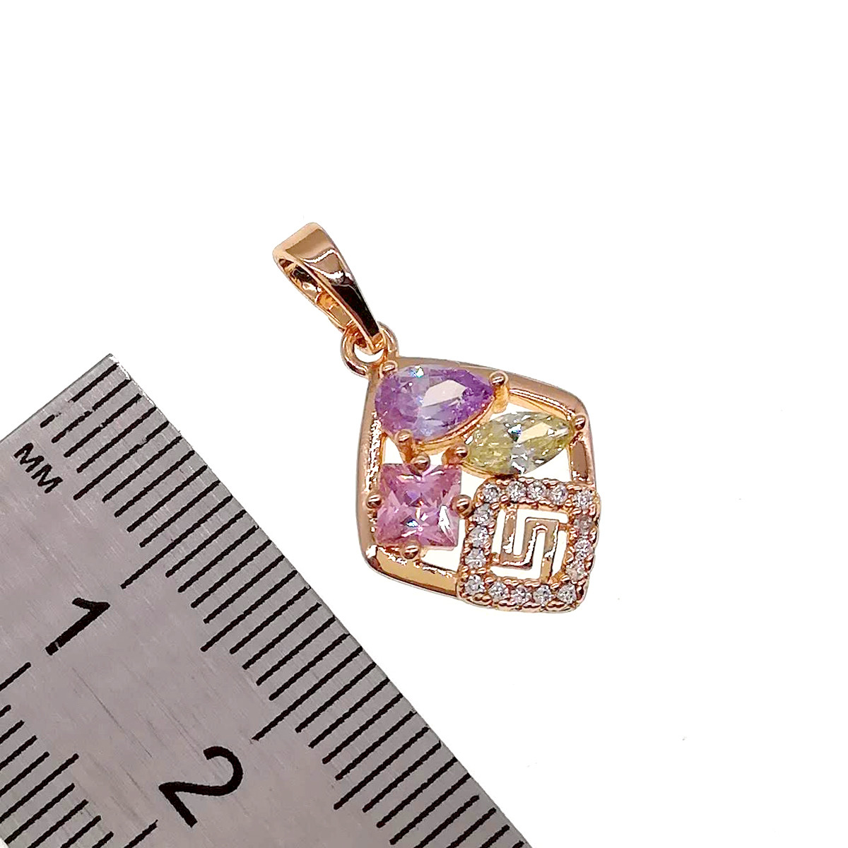 Комплект украшений (Серьги + подвеска) с фиолетовыми, розовыми и оливковыми фианитами (куб. цирконием), в - фото 3 - id-p1633830746