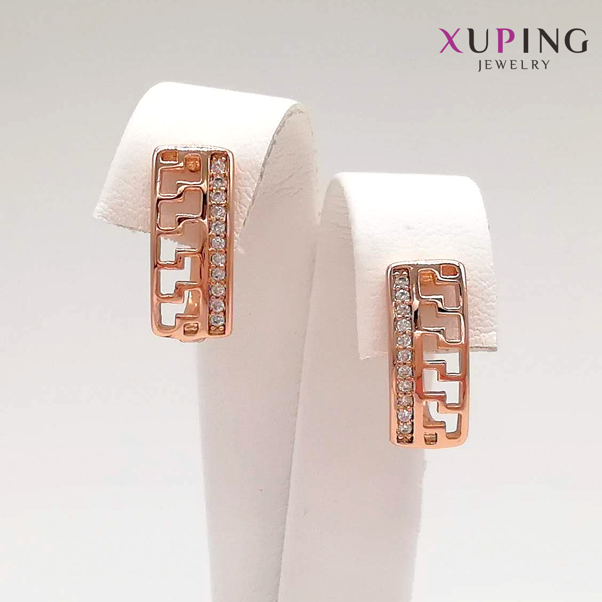 Сережки Xuping, розмір 15x6 мм, білі фіаніти (куб. цирконій), вага 3 г, позолота PO, ХР00823 (1).