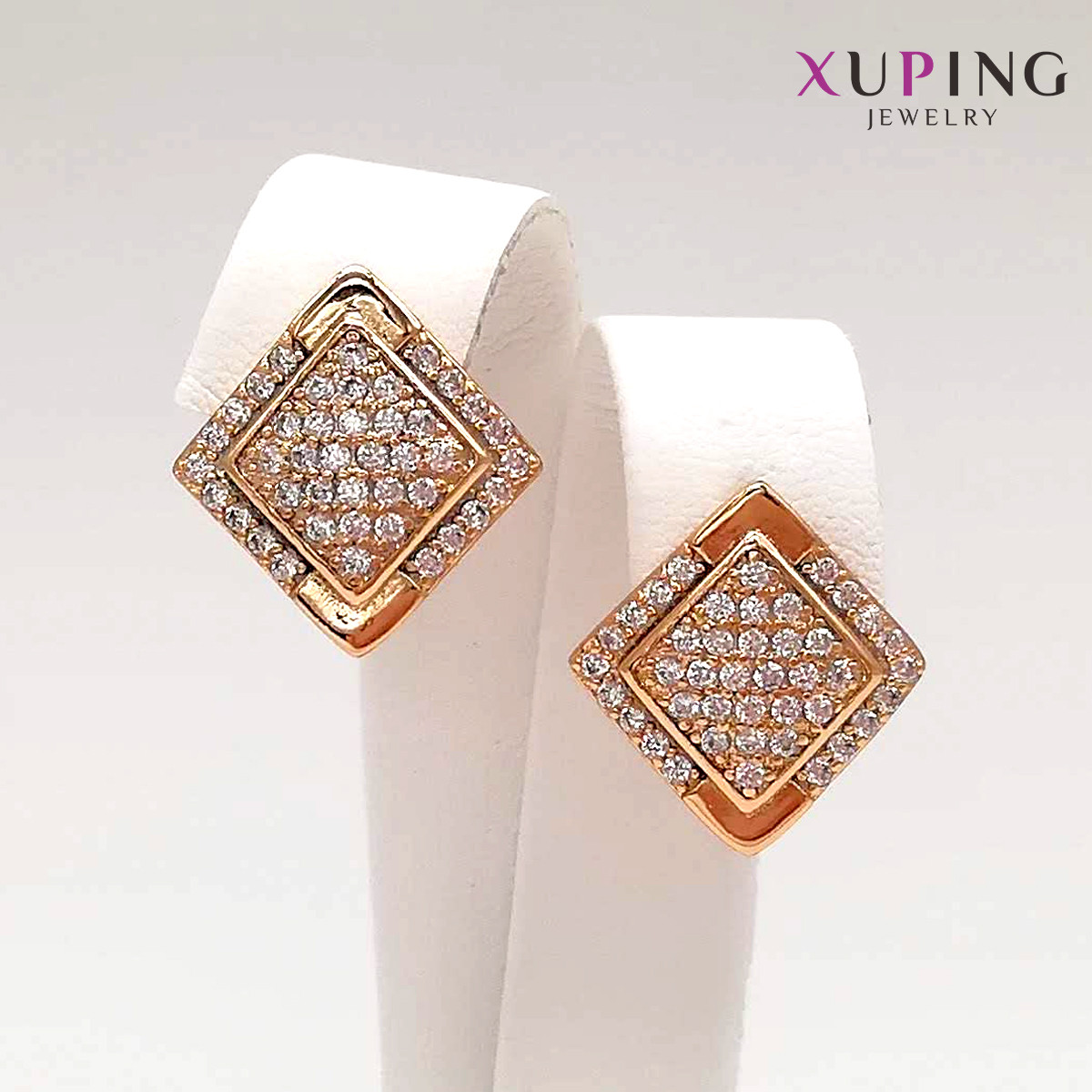 Сережки Xuping, розмір 16х16 мм, білі фіаніти (куб. цирконій), вага 4 г, позолота 18K, ХР00836 (1)
