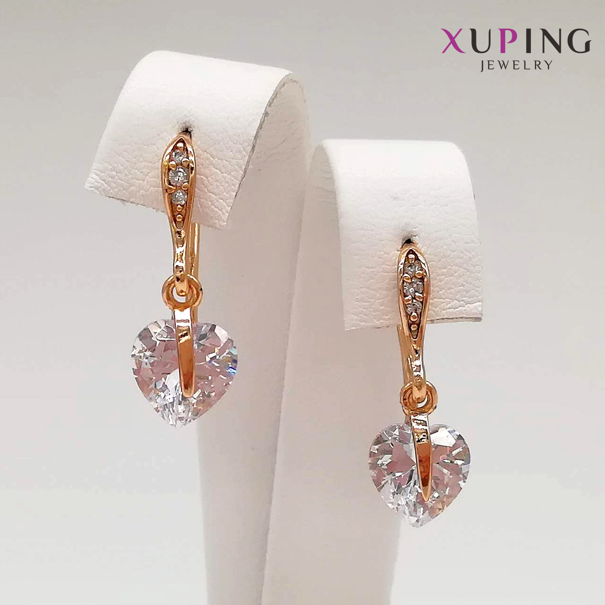 Сережки Xuping, розмір 23х8 мм, білі фіаніти (куб. цирконій), вага 4 г, позолота 18K, ХР00846 (1)