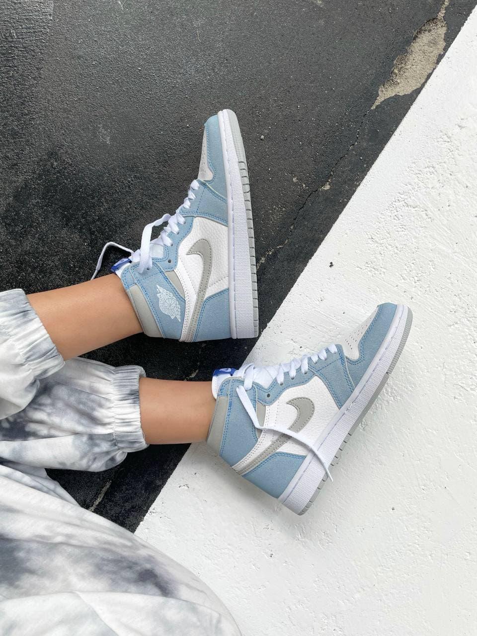 Кросівки чоловічі Nike Air Jordan 1 Retro High Hyper Royal Size 43