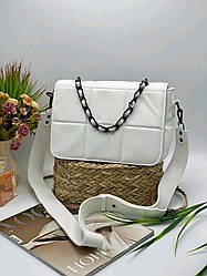 Біла сумочка жіноча модна прошита середнього розміру