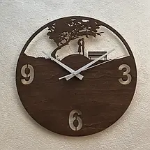 Настінний годинник з дерева