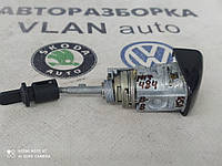 Лічинка замка двері (ліва) 8T1837167 AUDI A4 AUDI