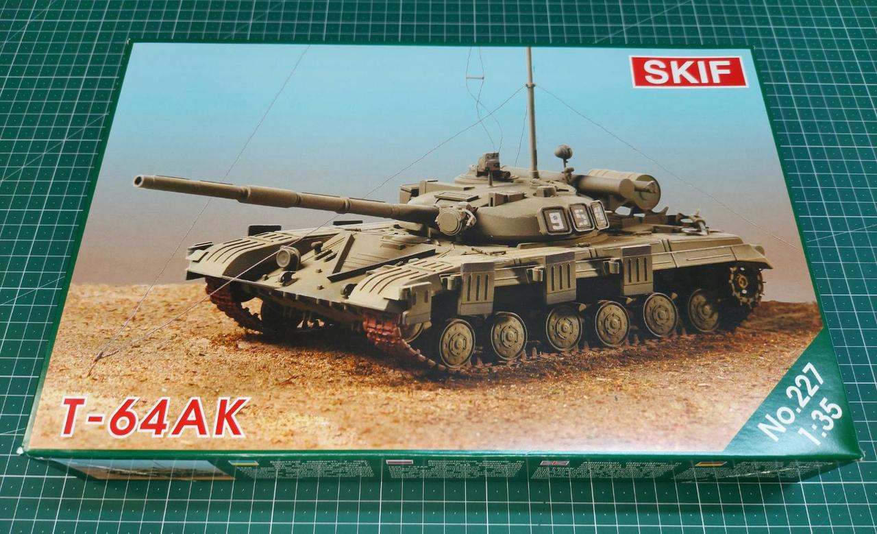 Т-64АК Радянський командирський танк. Збірна модель у масштабі 1/35. SKIF MK227