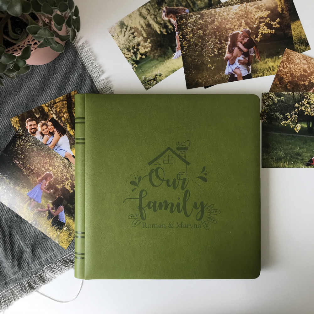 Альбом для фотографій з екошкіри "Our Family" Зелений 23х23 см RM05-03