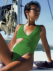 Стильний купальник жіночий суцільний з жатки з вирізом на талії Kkmn621