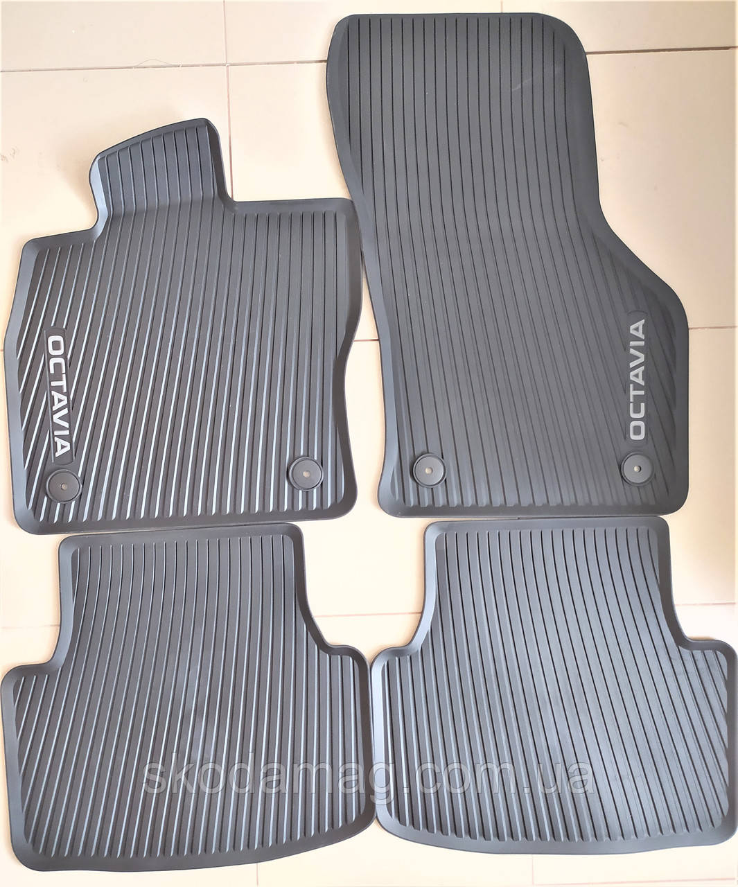 ОРИГІНАЛЬНІ килимки килимки салону гумові (комплект.4шт.) для Шкоду Октавія A8 А7 Skoda Octavia A8 A7